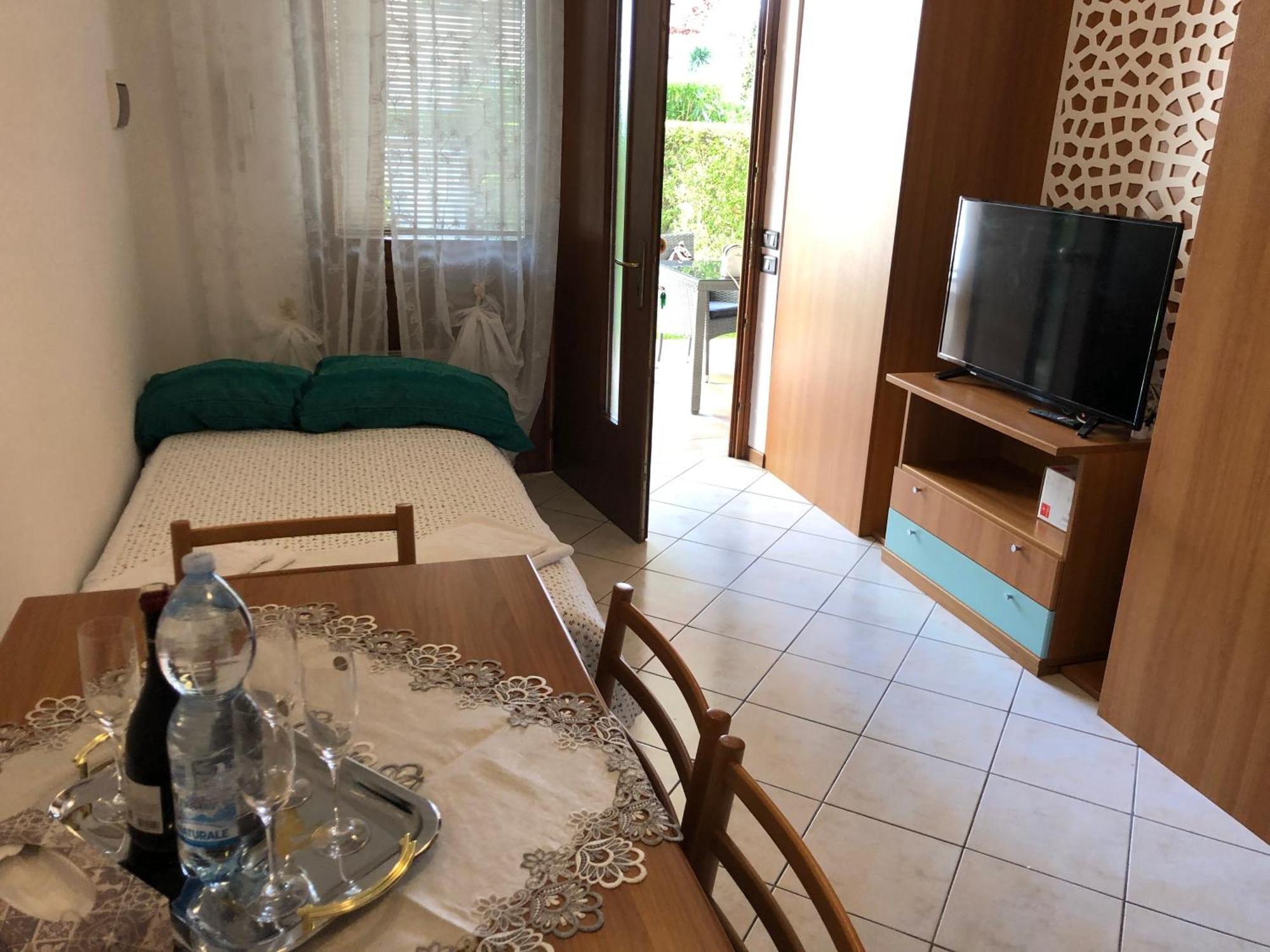 Apartament Casa Lorenzo Desenzano del Garda Zewnętrze zdjęcie