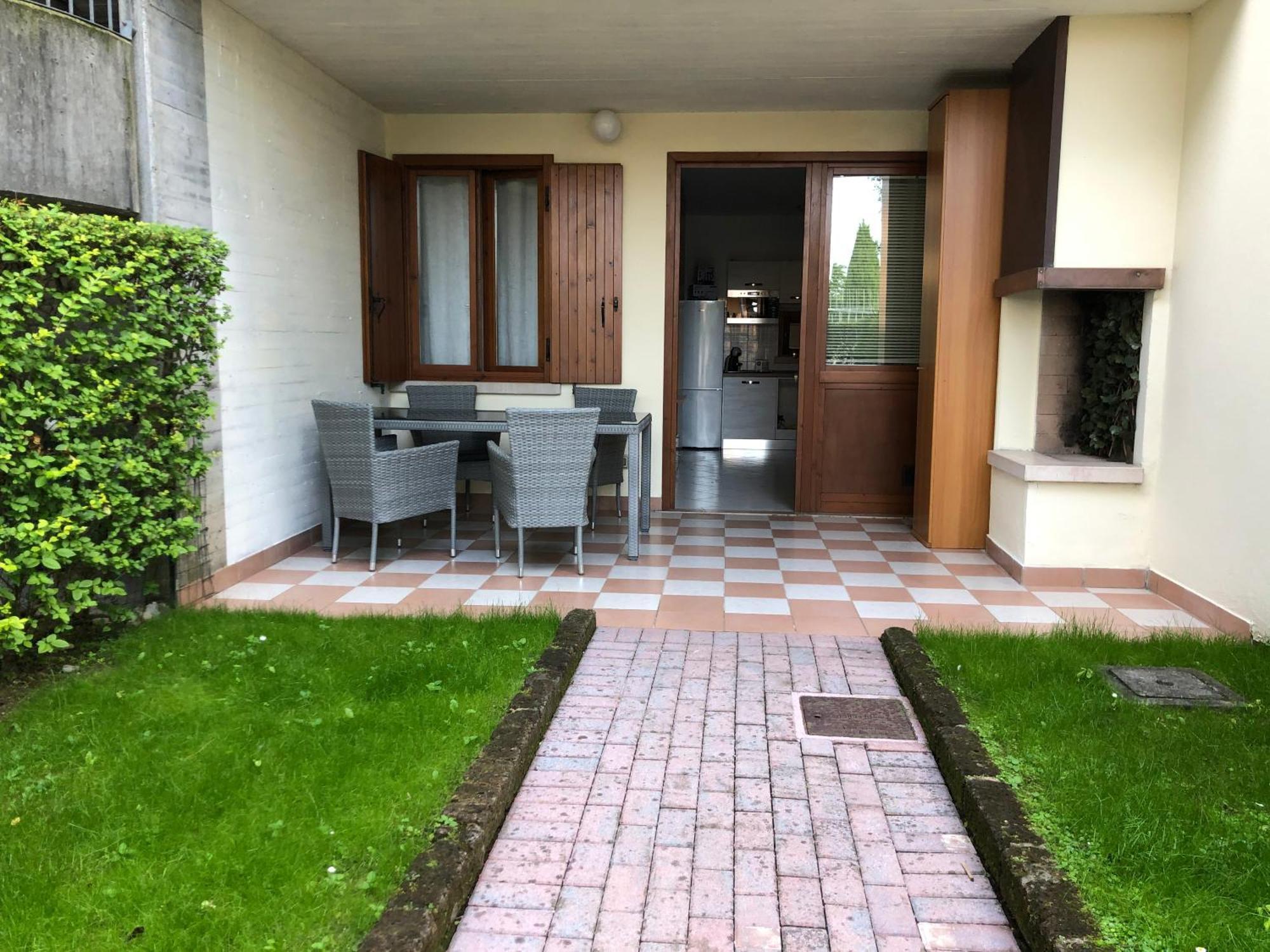 Apartament Casa Lorenzo Desenzano del Garda Zewnętrze zdjęcie